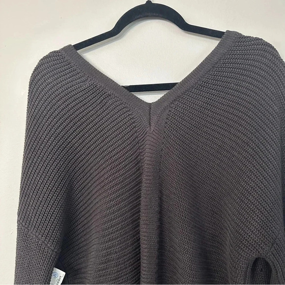 Altar'd State Charcoal Gray V-Neck Lace Up Cozy Hi-Low Sweater Sz Sm GUC - Picture 6 of 10